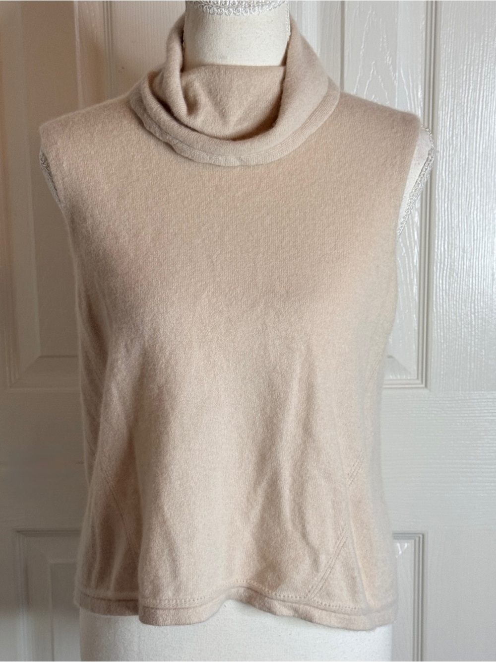 Garnet Hill 100% Cashmere Sleeveless Turtleneck Sweater Tank Beige Size M